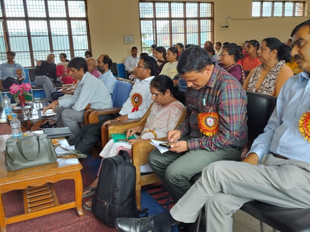 सुजानपुरगणपति बप्पा मोरया के साथ गणेश चतुर्थी के अवसर पर मूर्ति स्थापित की 4 WhatsApp Image 2025 08 30 at 1.58.00 PM